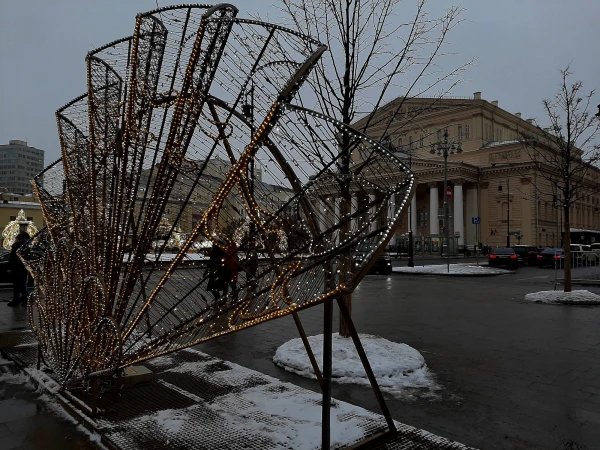 На Театральной площади