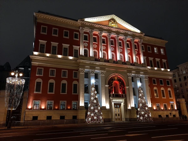 На ул. Тверская. Здание Правительства Москвы