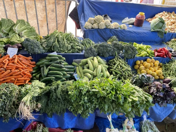 Рынок с местными продуктами