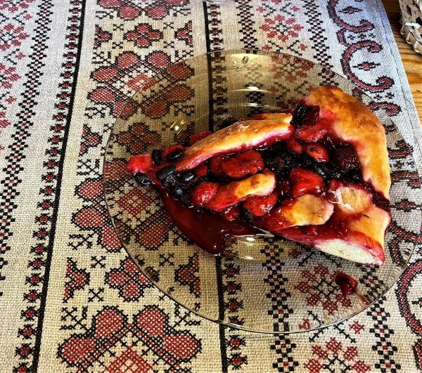 А какие пироги пекла нам хозяйка коттеджа !