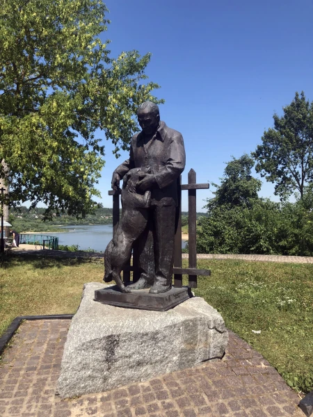 Памятник  Константину Паустовскому