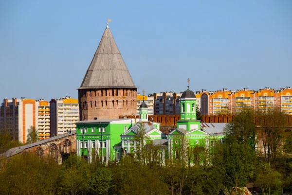 Смоленск. Церковь Покрова Пресвятой Богородицы. Башня Веселуха.