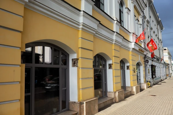 Новоторжская улица, Тверь. Отель Губернаторъ 3*.