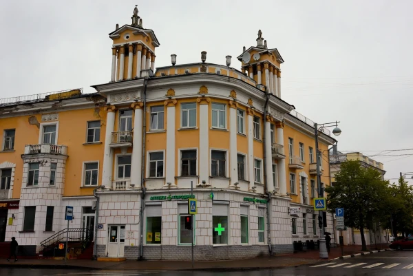 Тверь. Колоритный перекрёсток Новоторжской и Трёхсвятской улиц!
