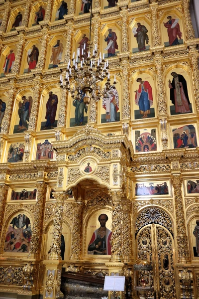 Спасо-Преображенский собор — православный храм в Твери, кафедральный собор Тверской епархии. Некоторые факты из истории собора: Первоначально построен из камня в 1285–1290 годах в честь Преображения Господня на территории Тверского кремля на правом берегу Волги. Перестроен в 14–16 веках, в 1689–1696 годах возведён заново в новых формах. Взорван в апреле 1935 года. Воссоздан в 2015–2024 годах в формах конца 17 века. В ноябре 2023 года установлен иконостас. Постоянные богослужения начались в январе 2024 года. 12 июня 2024 года в храм перенесена часть мощей святого Михаила Ярославича Тверского. 21 июля 2024 года патриарх Кирилл совершил чин великого освящения собора.