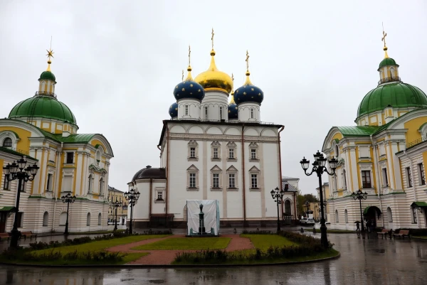 Соборная площадь (с 8 января 1941 года по 29 апреля 2010 года — площадь Революции) — площадь в Центральном районе Твери, в начале Советской улицы.