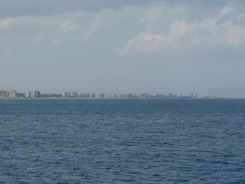 Морская прогулка (на гаризонте покинутый город Фамагуста)