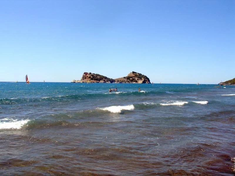 Пляж днем