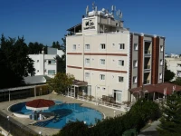 Sammys Hotel 4*