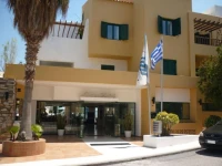 Elmi Suites Hotel Apartments 4*