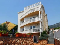 Villa Dzamonja 3*