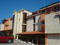 Golden Place  3*