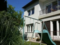 Doris Apartments 