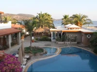 Yali Han Hotel 2*