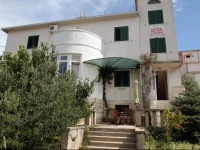 Rooms Carija 3*