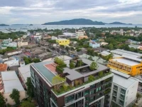 Dlux Condominium 