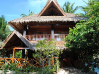 La Luna Island Resort