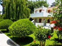 Lenaki Apartments 3*