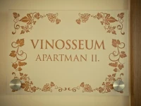 Vinosseum Bor- es Apartmanhaz 