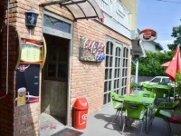 Clock Cafe Pizzeria es Panzio 