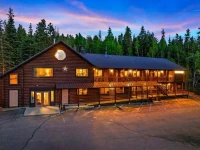 Duck Creek Village Inn 