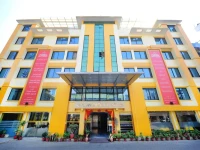 Yellow Pagoda Hotel 4*
