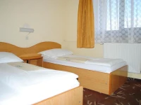 Hotel West 2*