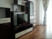 Mamaia White Apartment 