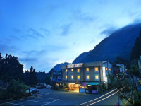Fenchihu Street Hotel