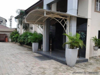 Thornberry Pearl Manor Suites