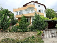 Popov Guest House 