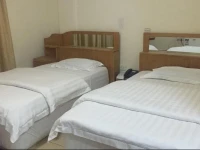 Ampoma Hotel 