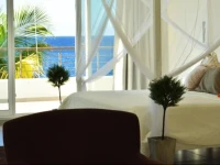 Infiniti Blu Luxury Ocean Front Condos 