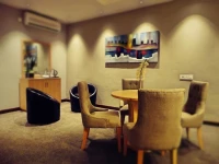 The Grand Palace Hotel 