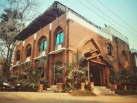 Six Stars Guest House 