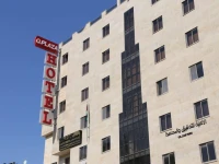 Queen Plaza Hotel 