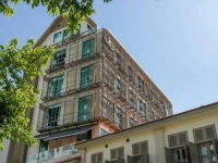 J8 Hotel 