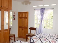 J & Gs Tropical Apartments 