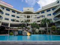 Coral Bay Resort