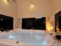 Monro Boutique Suites 
