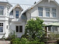 Naiza Guesthouse and Apartments 
