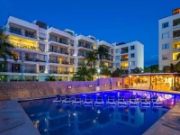 Ixchel Beach Hotel 