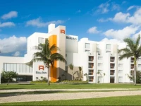 Real Inn CancГєn by Camino Real 