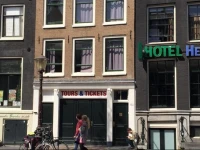 Red & Breakfast 