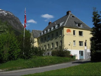 Trolltunga Hotel