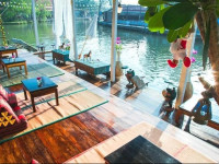 At Casa Guesthouse Amphawa