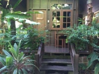 Ruean Mai Chai Khlong 