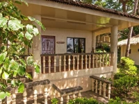 Easy Diving and Beach Resort 