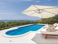 Kastel Gomilica 92 with Outdoor Swimmingpool Holiday Home 