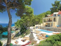 Prigradica 76 with Outdoor Swimmingpool Holiday Home 